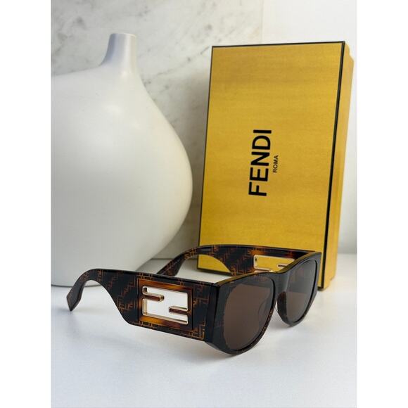 NEW Fendi FE40109I Logo Pattern Brown Baguette Sunglasses